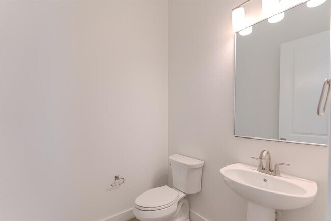 Building Photo - 7134 Carriage Lgt Dr