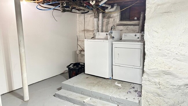 Building Photo - 10 Eames St