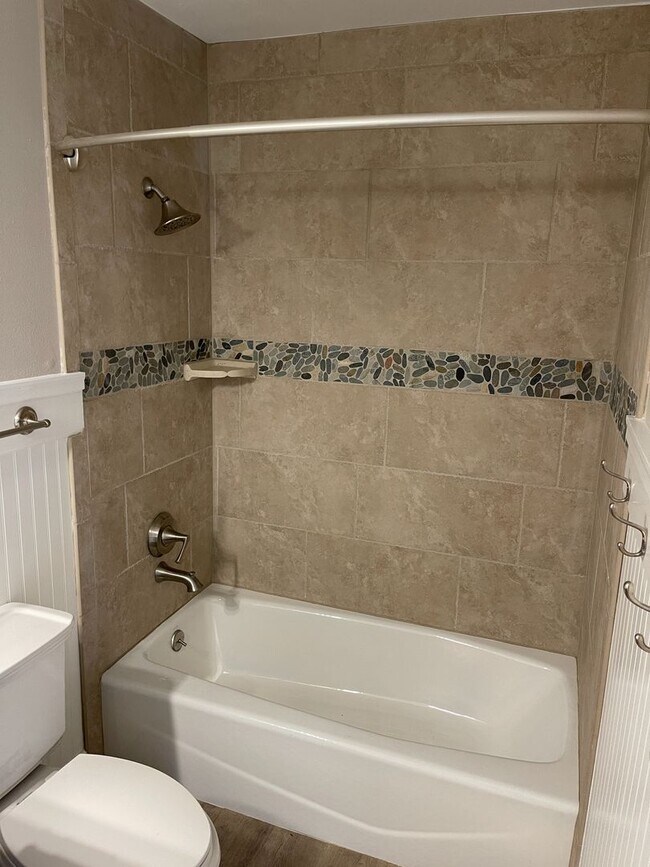 Building Photo - Charming Remodeled 5bd Country Home in Pal...