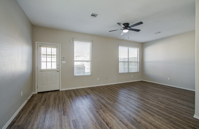 Building Photo - 16830 Mammoth Springs Dr