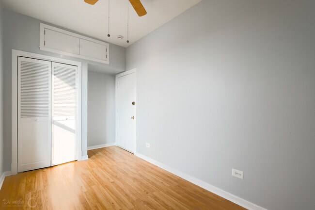 Building Photo - 2418 N Clybourn Ave