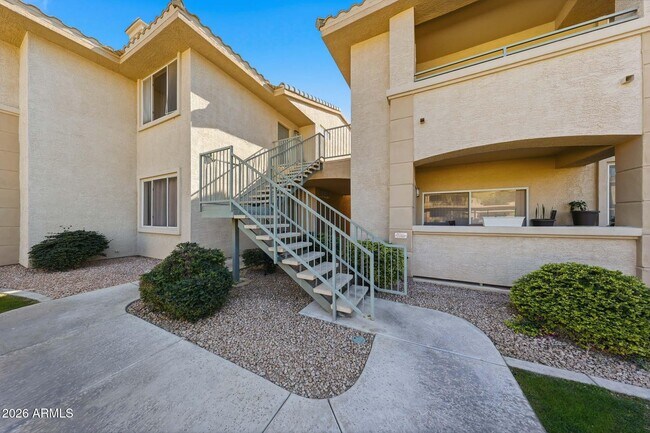 Building Photo - 16013 S Desert Foothills Pkwy