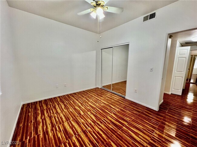 Building Photo - 5655 E Sahara Ave