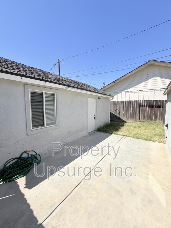 Building Photo - 1794 6th Ave