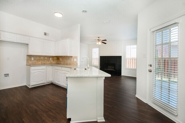 Building Photo - House for Lease in Plano