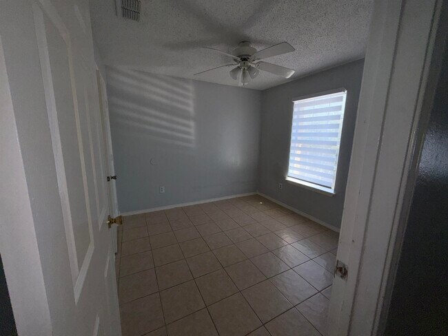 Building Photo - 311 Soria Dr