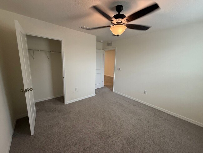 Building Photo - Newly built 3 bedroom home in a quiet Cul-...