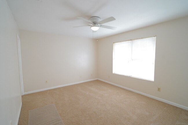 Building Photo - 3178 N Ridge Rd