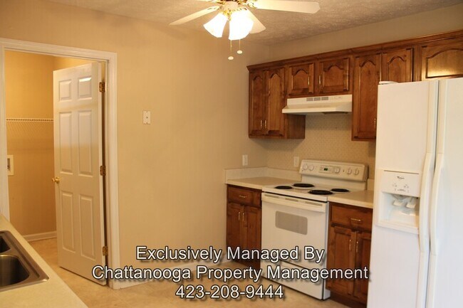 Building Photo - 271 Lee Dr