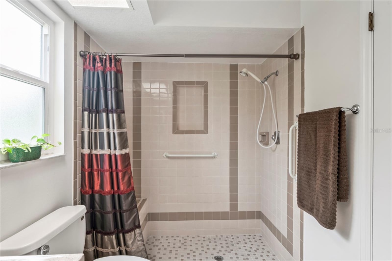 Building Photo - 8621 Bridgewater Dr