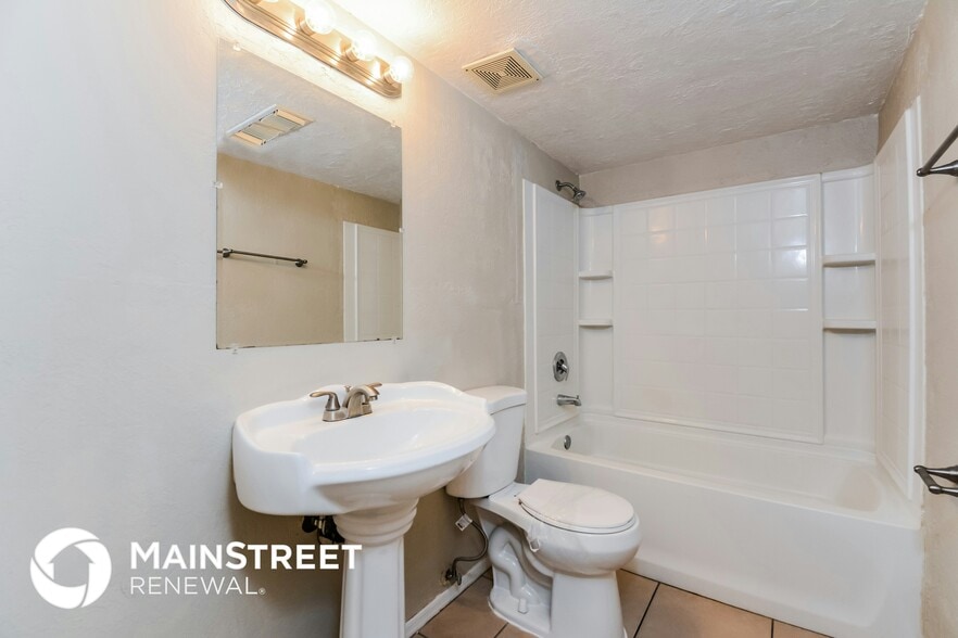 Building Photo - 333 Inez Dr