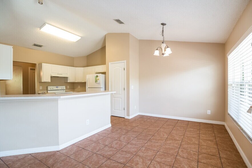 Building Photo - 214 Pleasant Hill Dr