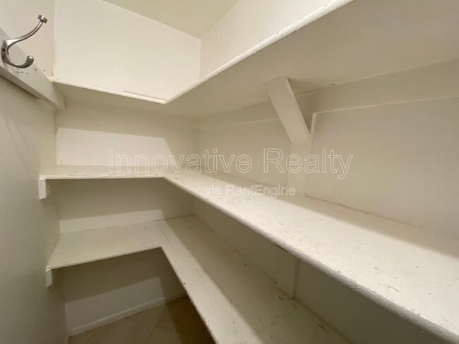 Building Photo - 623 E San Sebastian Ct