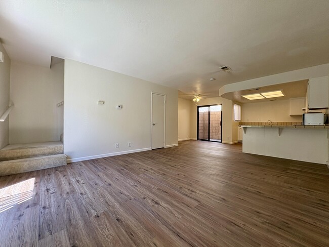 Primary Photo - 1739 W Ave J15