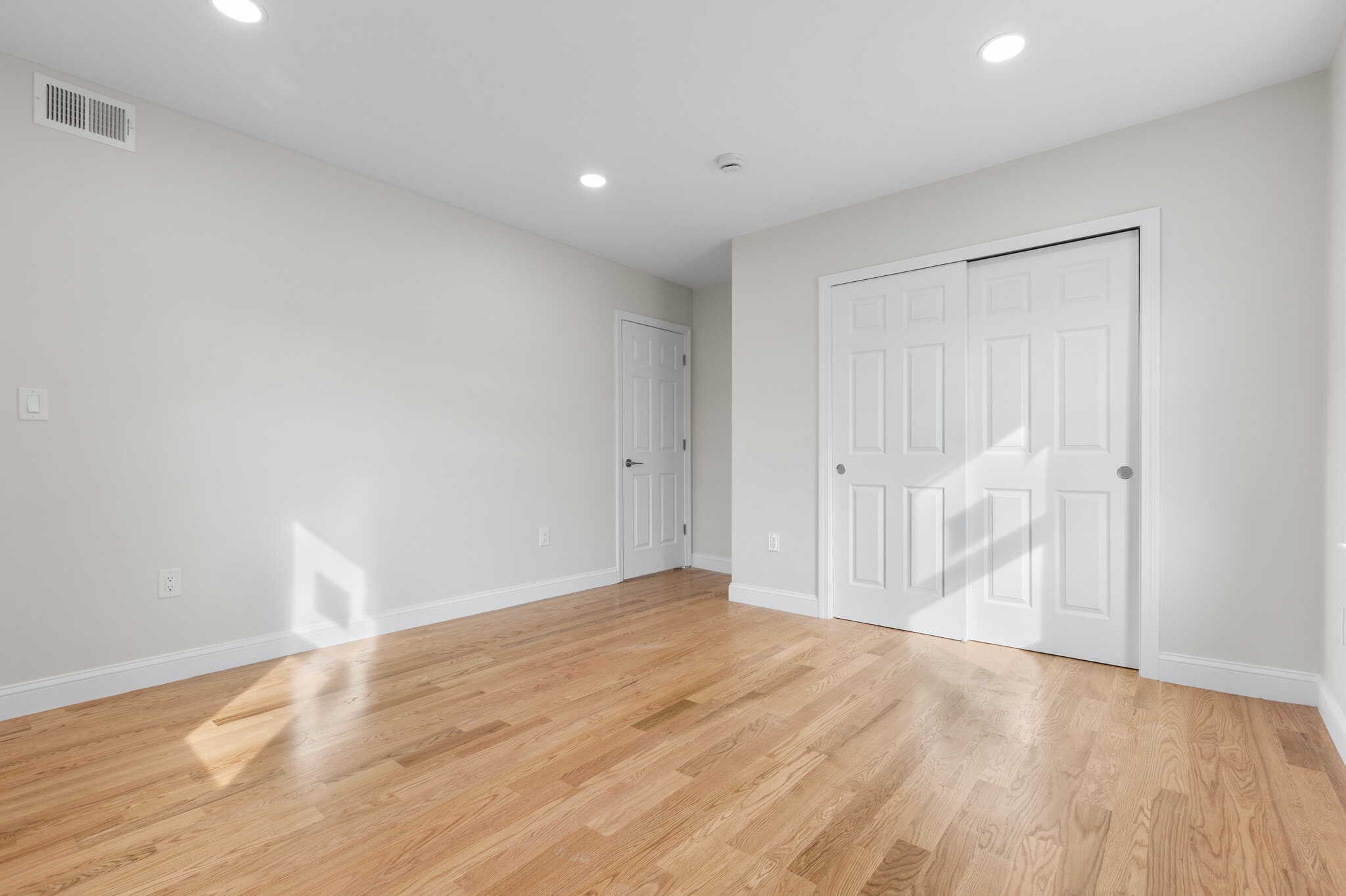 Building Photo - 322 Jefferson Ave