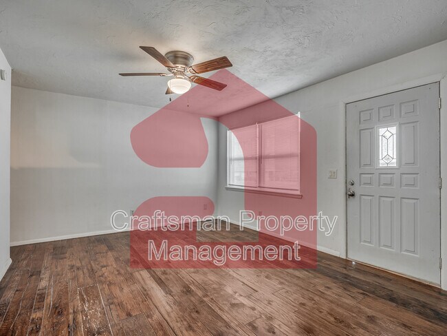 Building Photo - 224 W 5th St