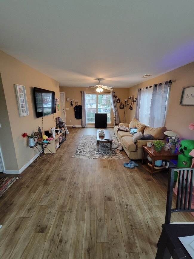Building Photo - 211 Herschel Dr