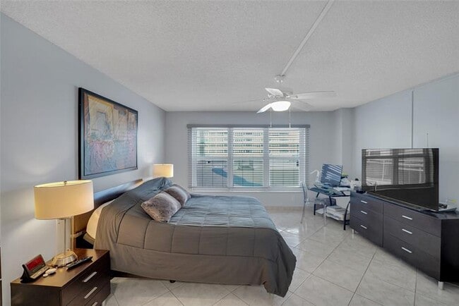 Building Photo - 3900 Galt Ocean Dr