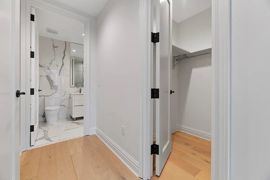 Building Photo - 127 W 112th St