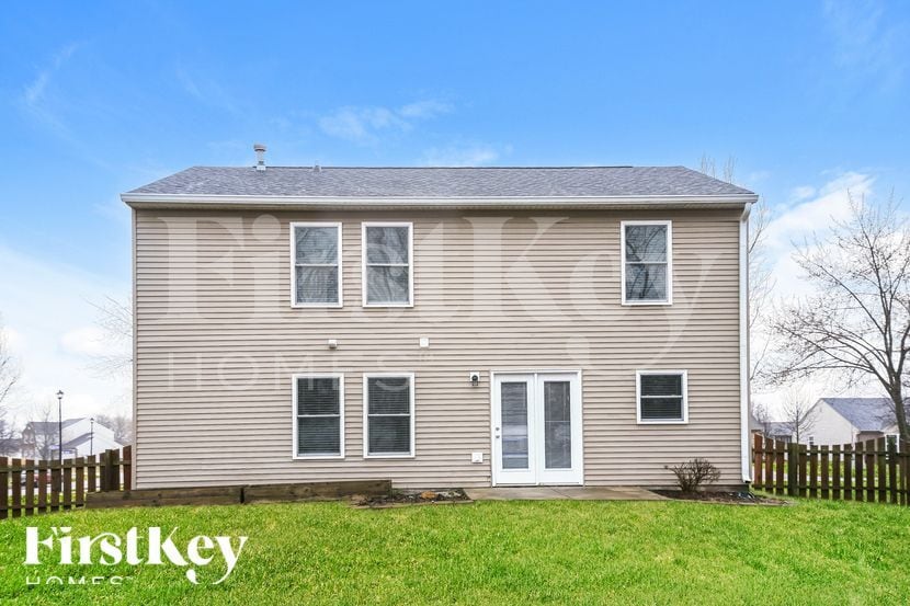 Building Photo - 334 N Odell St