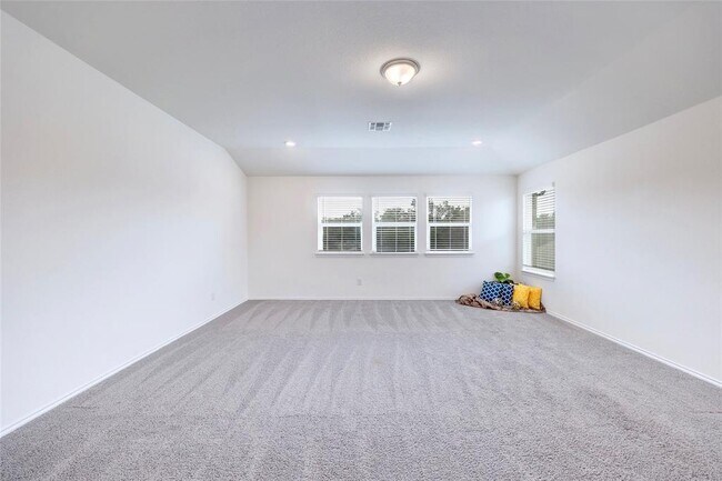 Building Photo - 1929 Stinnett Dr