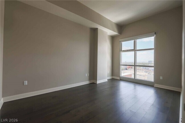 Building Photo - 150 S Las Vegas Blvd