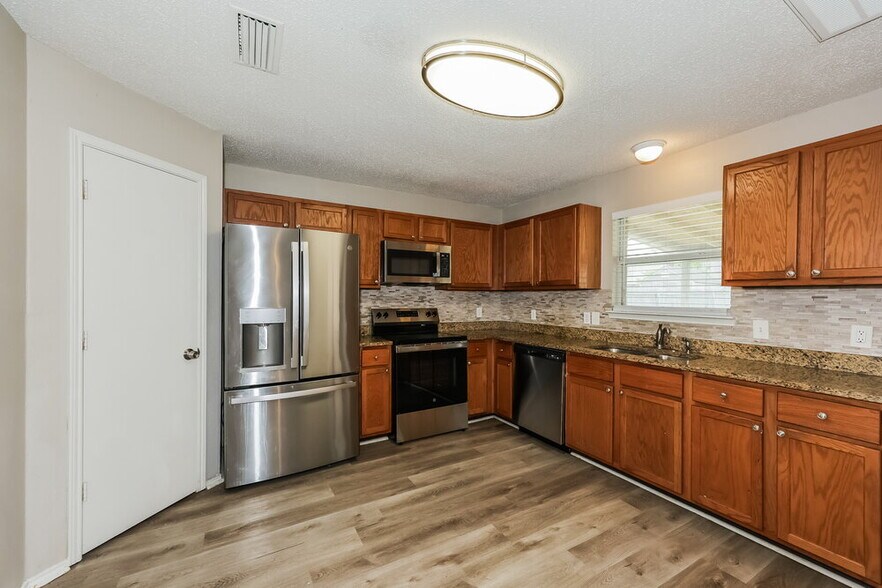 Building Photo - 1213 Singletree Ct