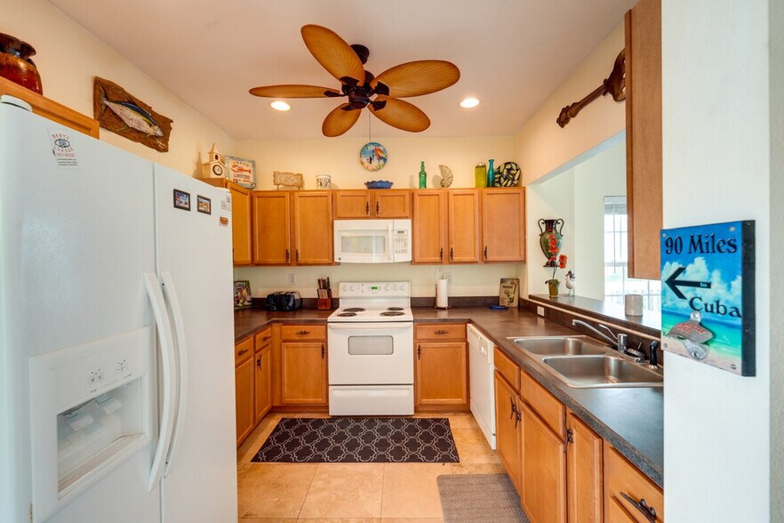 Building Photo - 31 Palm Dr