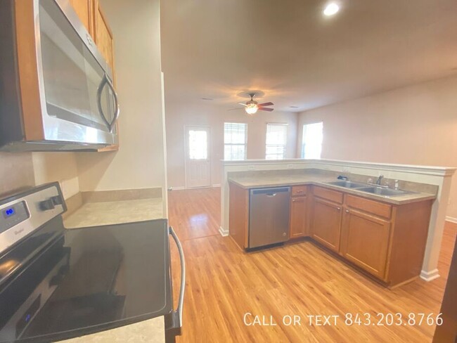 Building Photo - Available Now! Explore this Spacious 3-bed...