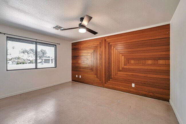 Building Photo - 6-Bedroom, 3-Bath Tempe Home with Pool, Bar & Prime Location