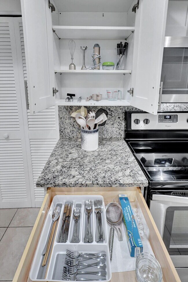 Building Photo - 12641 Westhampton Cir