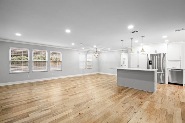 Building Photo - 3307 Garden Villa Ln