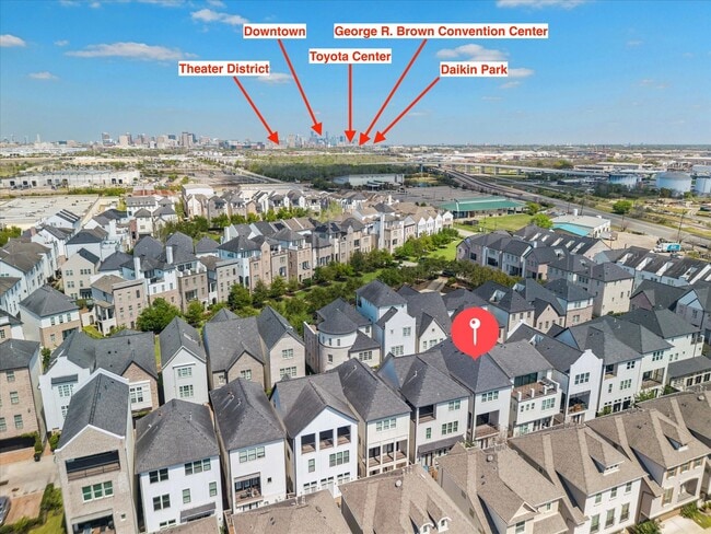 Building Photo - 2016 Covent Garden Station