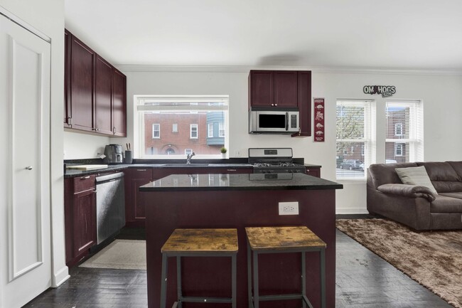 Building Photo - 3501 N Racine Ave