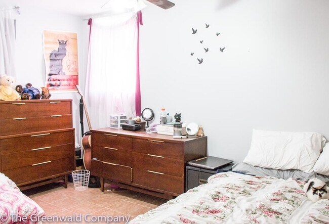 Building Photo - 839 N Sacramento Blvd