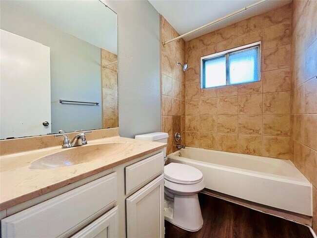 Building Photo - 7613 Navarro Pl