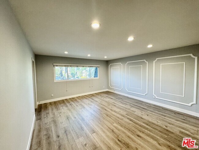 Building Photo - 4443 Saugus Ave