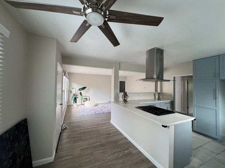 Building Photo - 15430 Freeman Ave