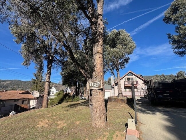Building Photo - Charming Frazier Park Home Filled With Natural Light