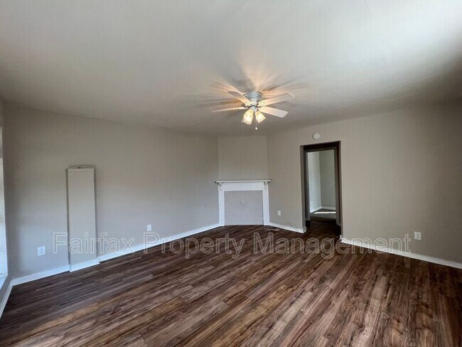 Building Photo - 1205 Morehead Ave