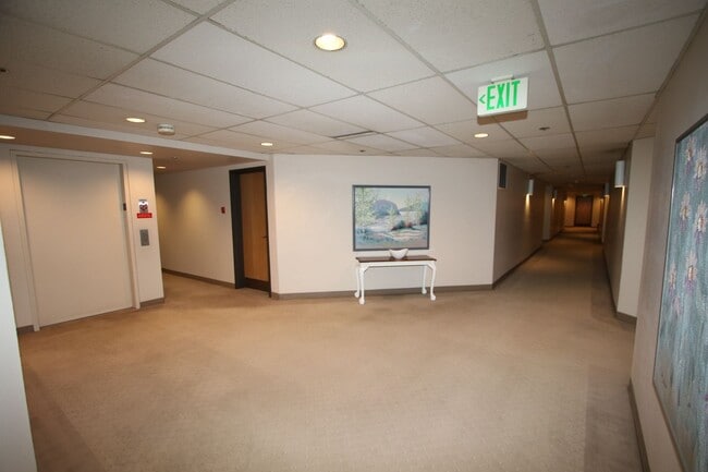 Building Photo - 600 W 76th Ave