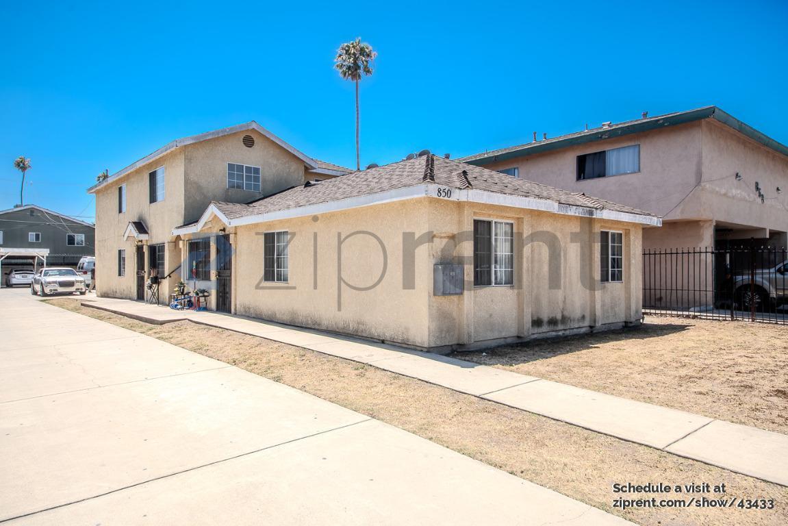 Building Photo - 850 W 80th St