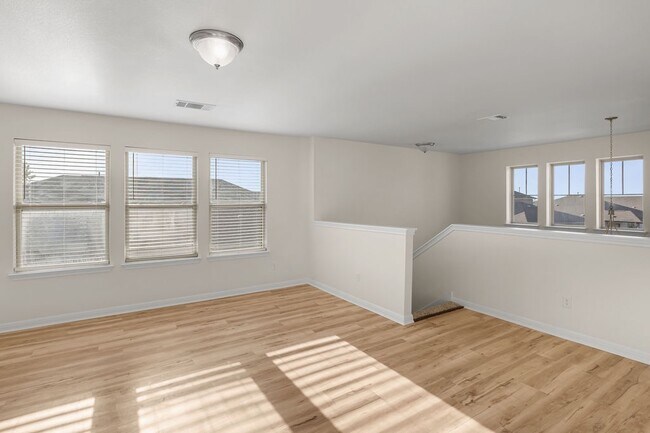 Building Photo - 5461 Vanner Path