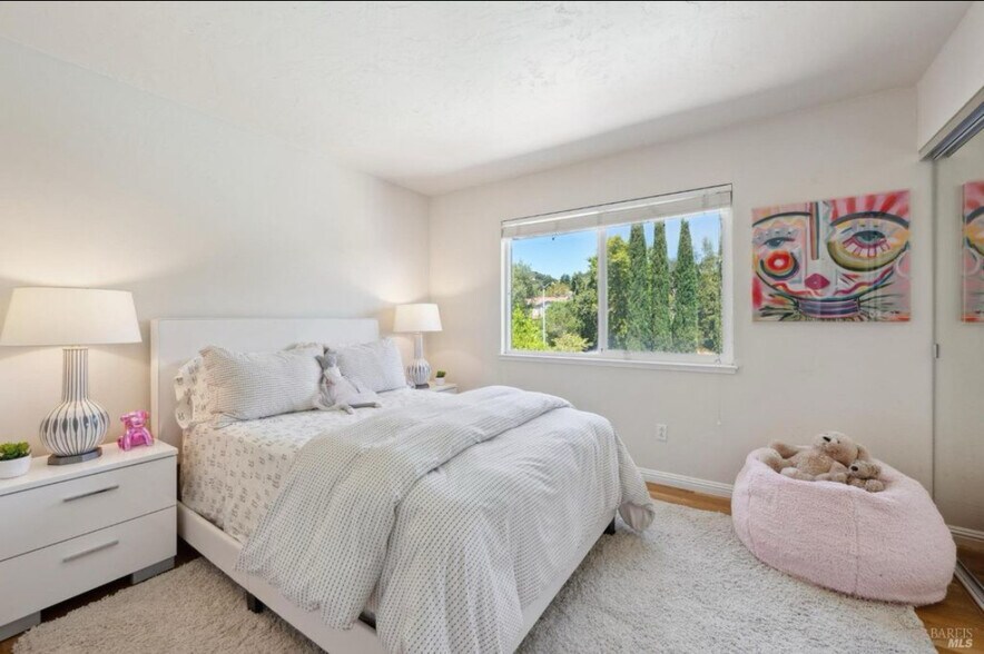 Building Photo - 310 Marin Oaks Dr