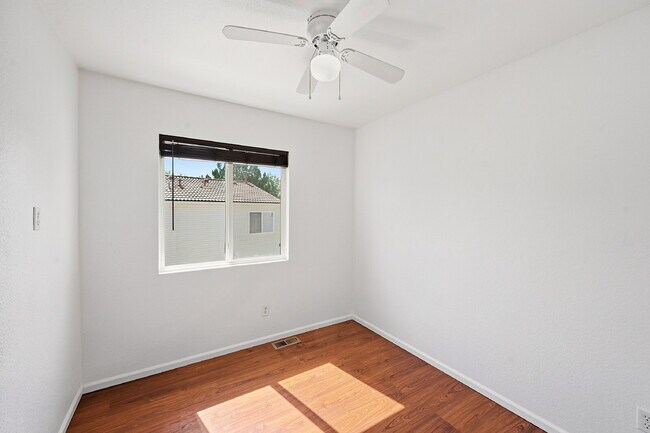 Building Photo - $2,345.95 with $1000 off the first month's rent, 3 Beds - 1 Bath, Single Family Home in Denver wi...
