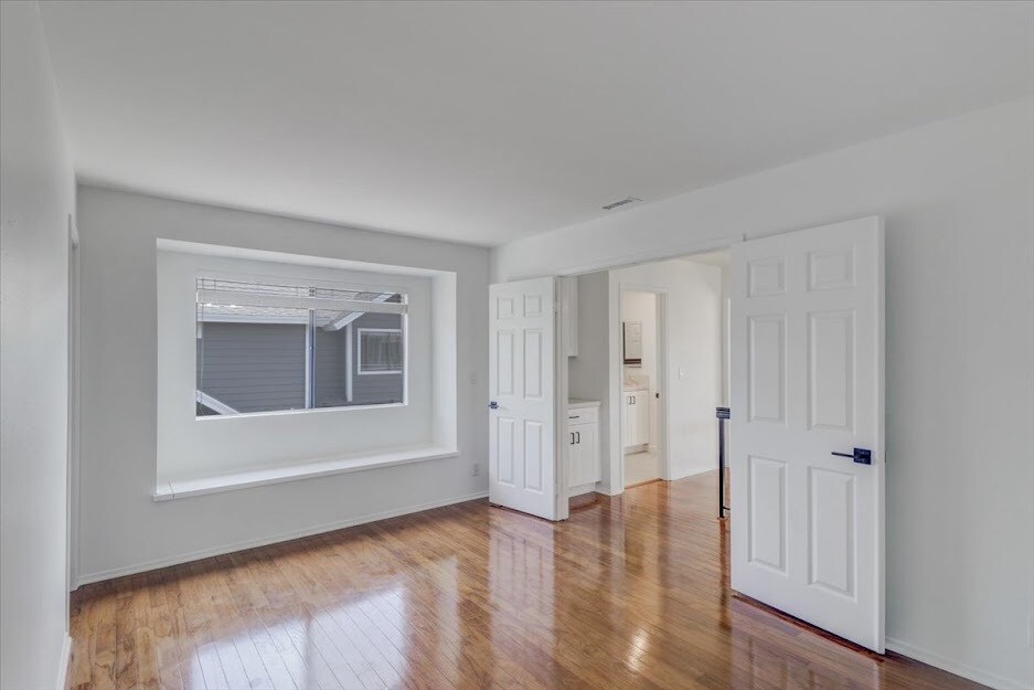 Building Photo - 2191 Canyon Dr