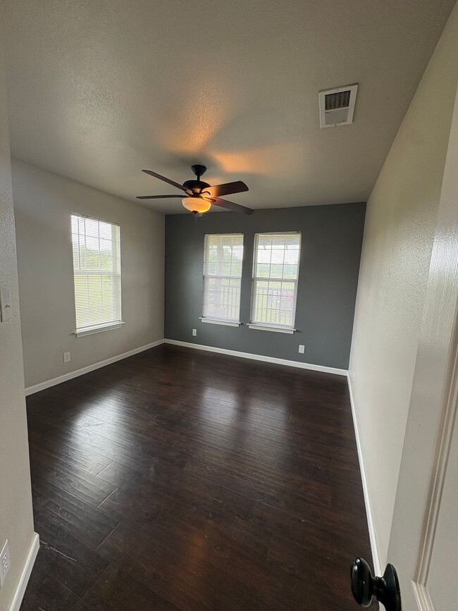 Building Photo - 2 Bed, 2 Bath County Home on 1.5 Acres in ...