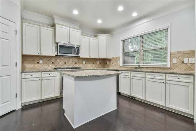 Building Photo - 1518 Woodbridge Way NE