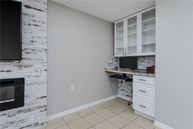 Building Photo - 9080 Gervais Cir