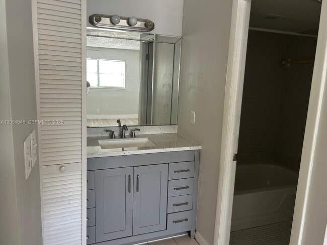 Building Photo - 6100 S Falls Cir Dr